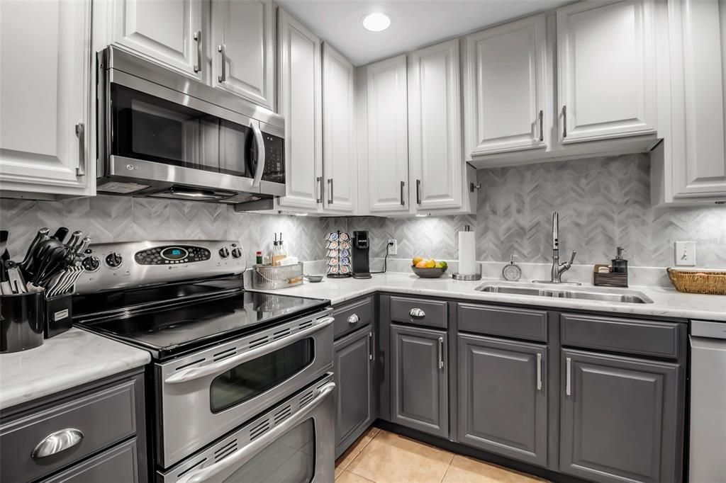 For Sale: $429,000 (2 beds, 2 baths, 1575 Square Feet)