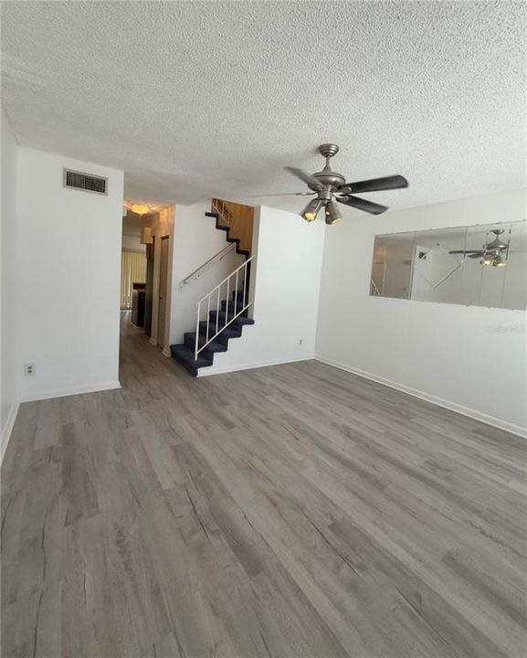 For Rent: $1,900 (2 beds, 2 baths, 1118 Square Feet)