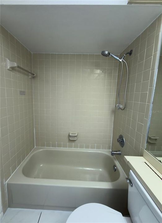 For Rent: $1,900 (2 beds, 2 baths, 1118 Square Feet)