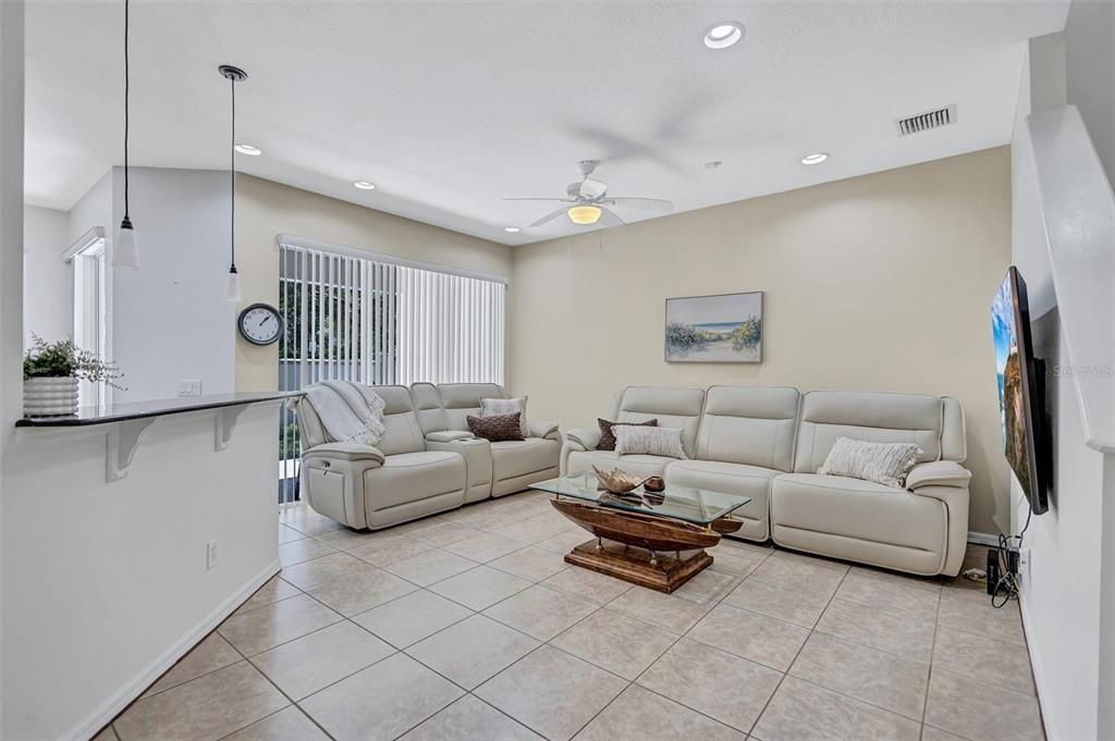 For Sale: $439,000 (3 beds, 2 baths, 1792 Square Feet)