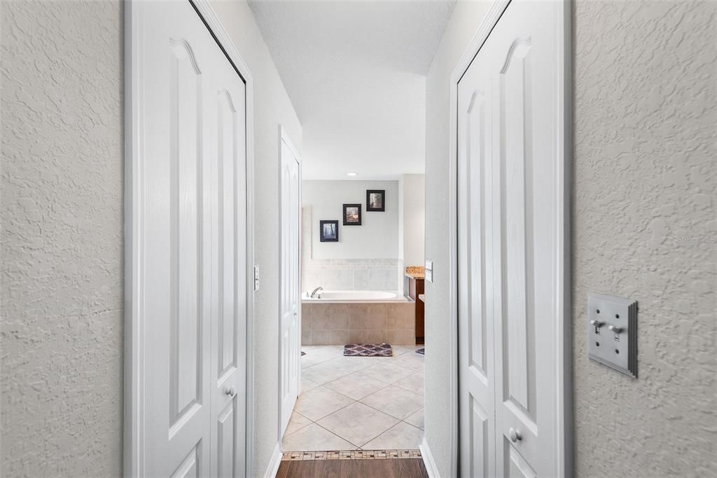 Activo con contrato: $379,900 (4 camas, 3 baños, 1849 Pies cuadrados)