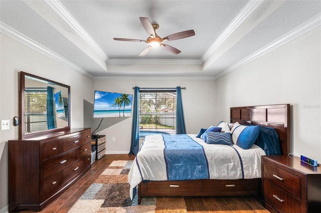 Activo con contrato: $379,900 (4 camas, 3 baños, 1849 Pies cuadrados)
