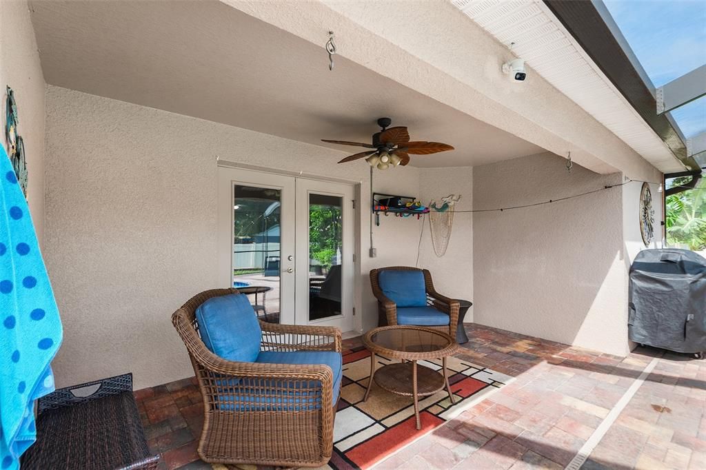 Activo con contrato: $379,900 (4 camas, 3 baños, 1849 Pies cuadrados)