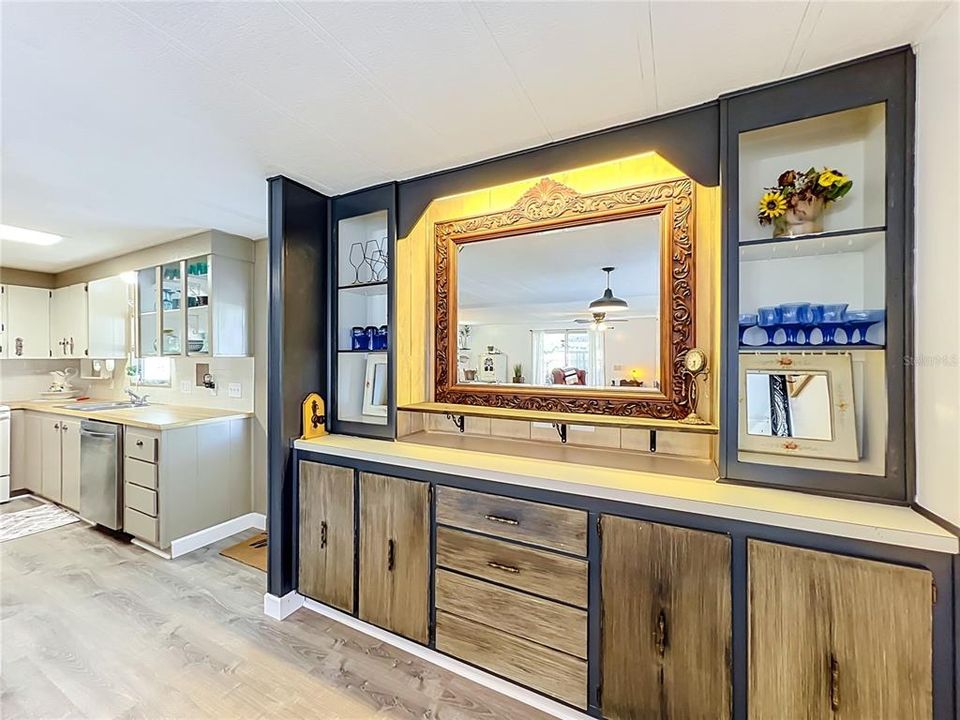 For Sale: $145,000 (2 beds, 2 baths, 1428 Square Feet)