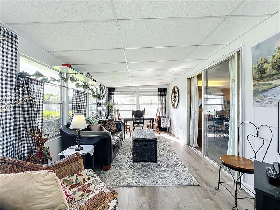 For Sale: $145,000 (2 beds, 2 baths, 1428 Square Feet)