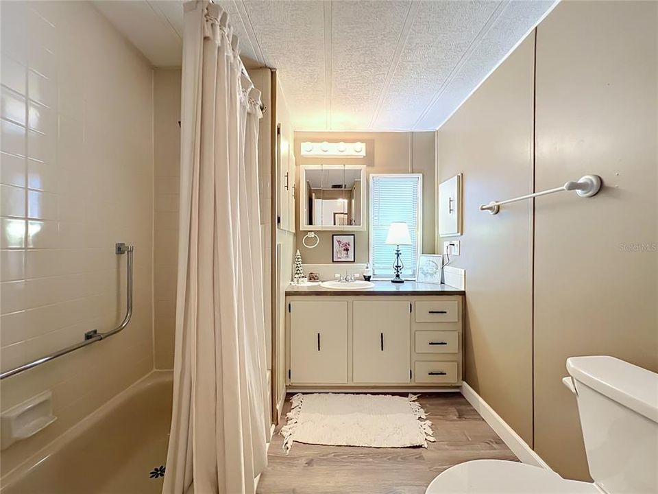 For Sale: $145,000 (2 beds, 2 baths, 1428 Square Feet)
