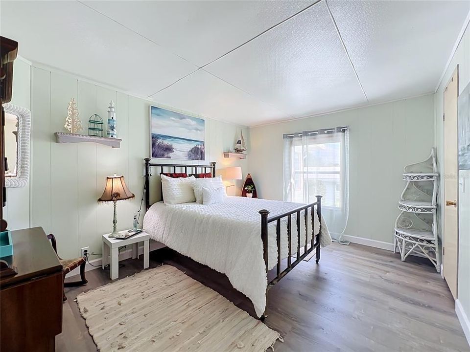 For Sale: $145,000 (2 beds, 2 baths, 1428 Square Feet)