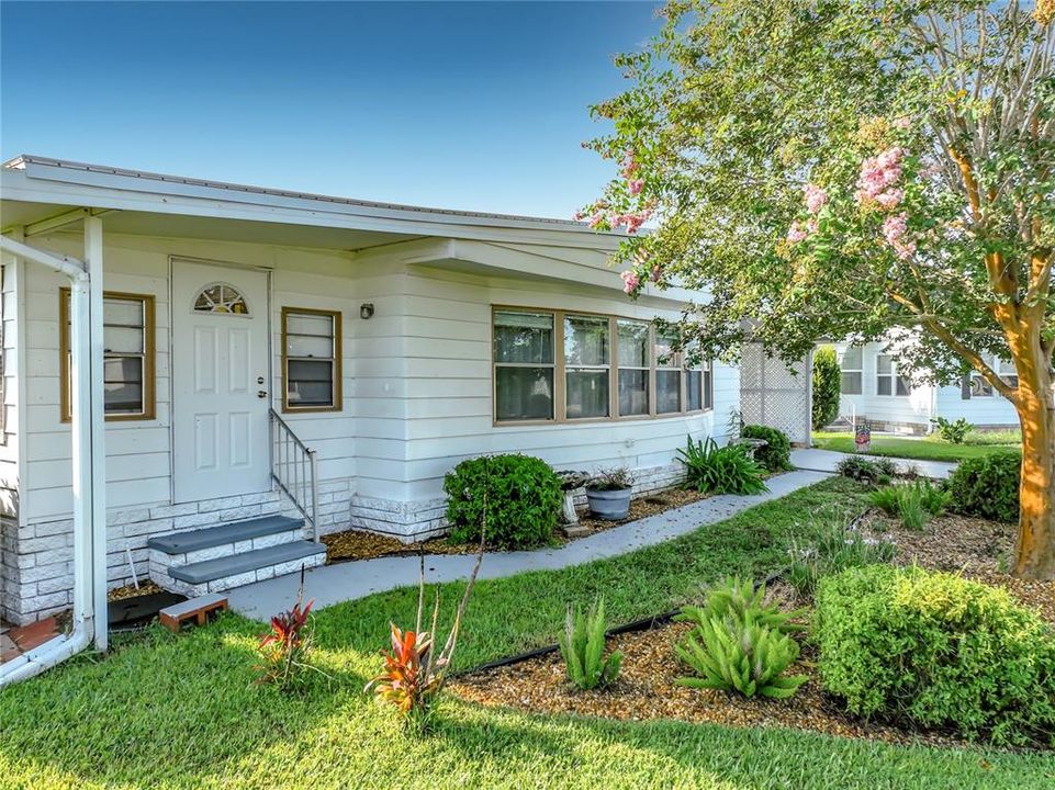 For Sale: $145,000 (2 beds, 2 baths, 1428 Square Feet)