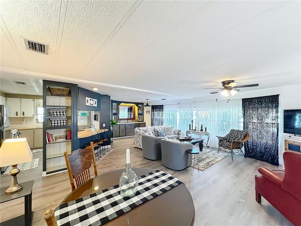 For Sale: $145,000 (2 beds, 2 baths, 1428 Square Feet)