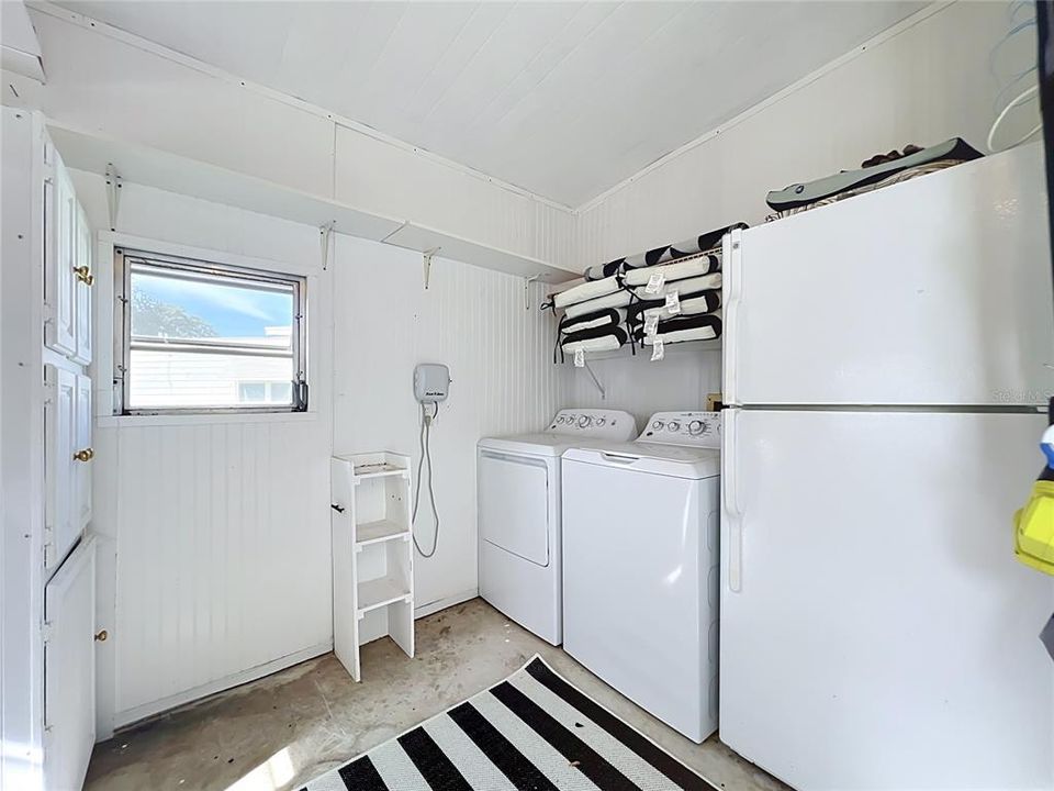 For Sale: $145,000 (2 beds, 2 baths, 1428 Square Feet)