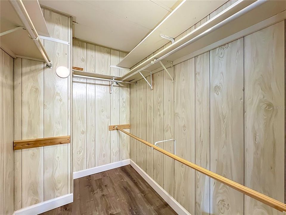 For Sale: $145,000 (2 beds, 2 baths, 1428 Square Feet)