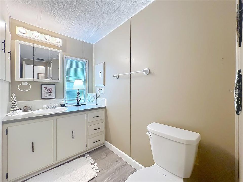 For Sale: $145,000 (2 beds, 2 baths, 1428 Square Feet)