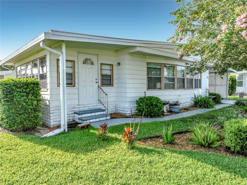 For Sale: $145,000 (2 beds, 2 baths, 1428 Square Feet)