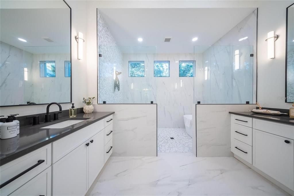 For Sale: $2,190,000 (5 beds, 5 baths, 3356 Square Feet)