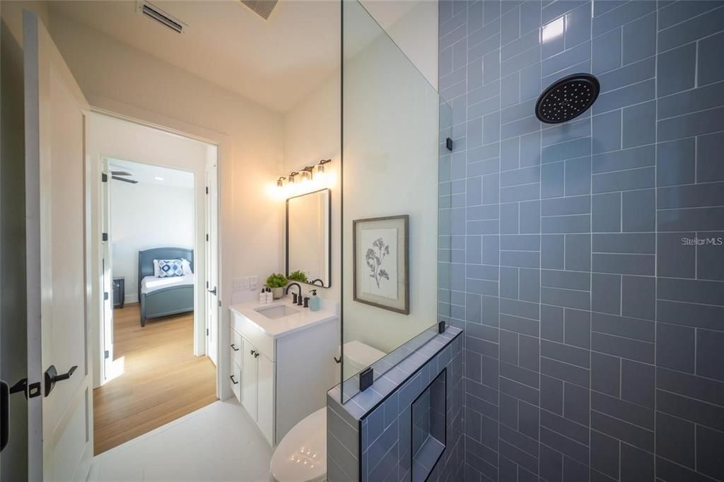 For Sale: $2,190,000 (5 beds, 5 baths, 3356 Square Feet)