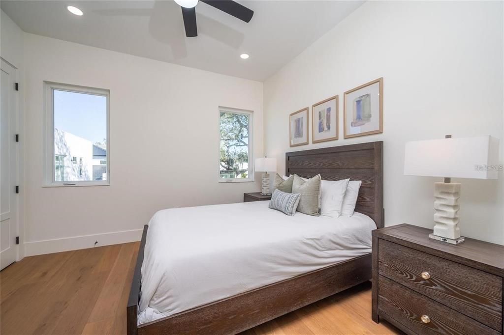 For Sale: $2,190,000 (5 beds, 5 baths, 3356 Square Feet)