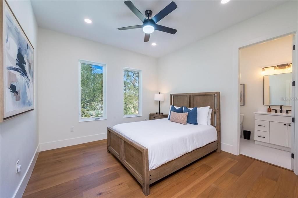 For Sale: $2,190,000 (5 beds, 5 baths, 3356 Square Feet)
