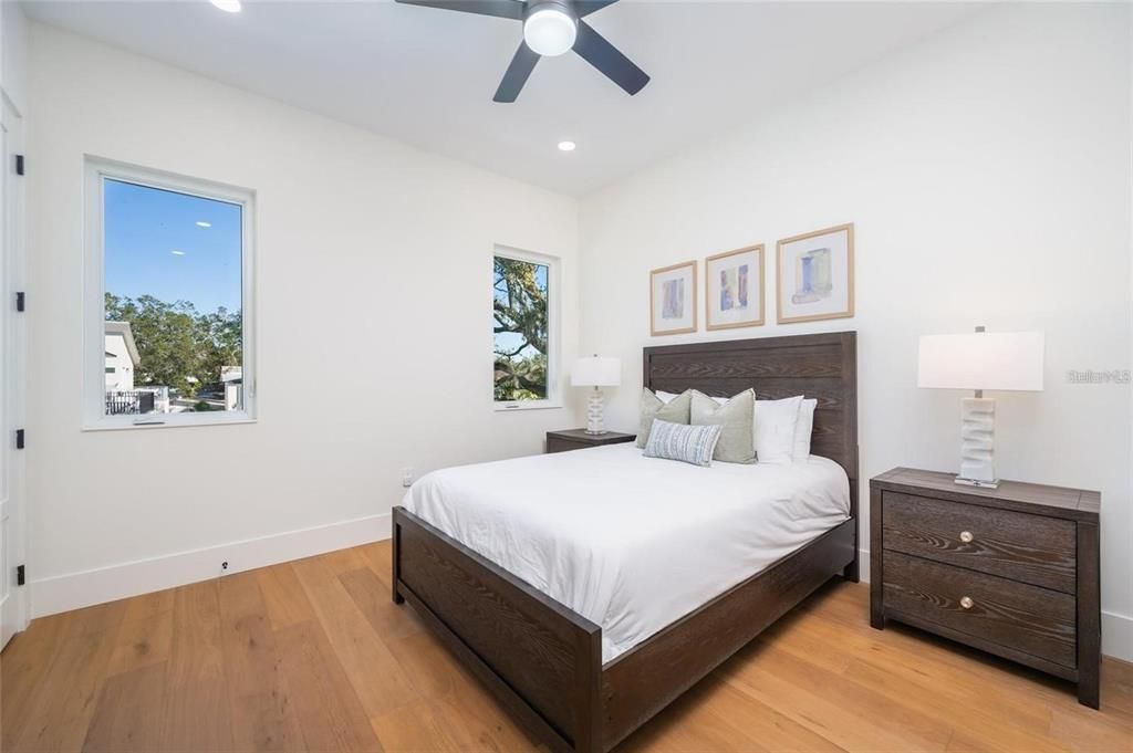 For Sale: $2,190,000 (5 beds, 5 baths, 3356 Square Feet)