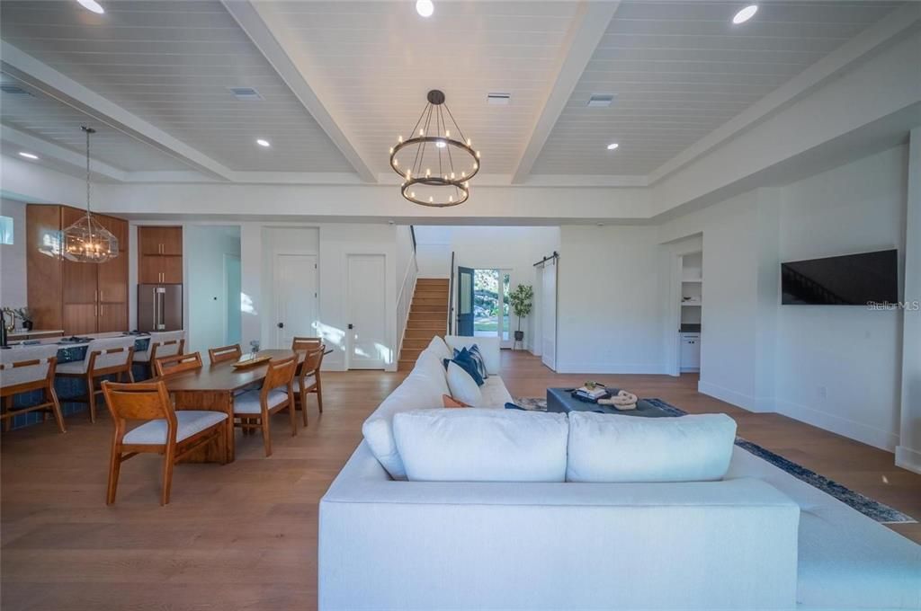 For Sale: $2,190,000 (5 beds, 5 baths, 3356 Square Feet)