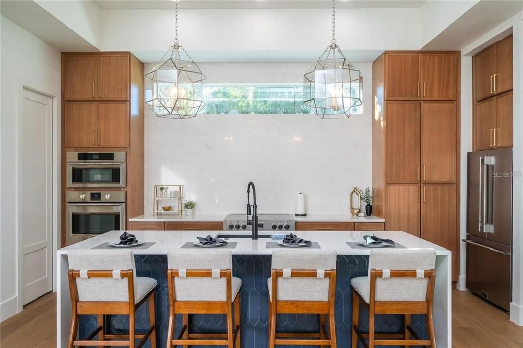 For Sale: $2,190,000 (5 beds, 5 baths, 3356 Square Feet)