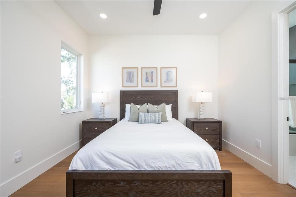 For Sale: $2,190,000 (5 beds, 5 baths, 3356 Square Feet)