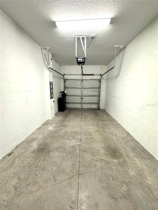 For Rent: $2,100 (3 beds, 2 baths, 1634 Square Feet)