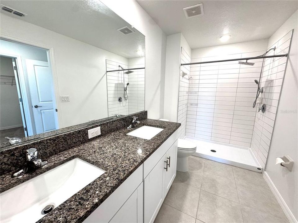 For Rent: $2,100 (3 beds, 2 baths, 1634 Square Feet)