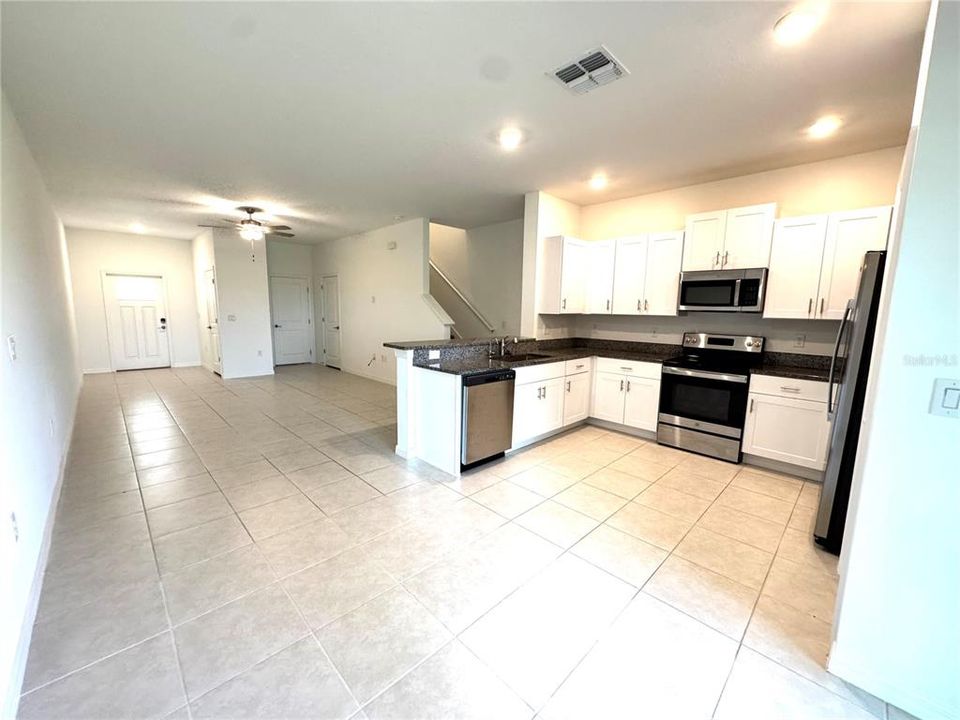 For Rent: $2,100 (3 beds, 2 baths, 1634 Square Feet)