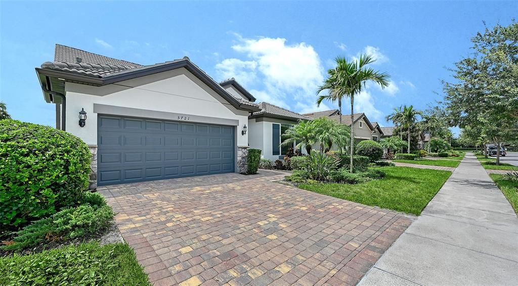 For Sale: $1,185,000 (4 beds, 3 baths, 3114 Square Feet)