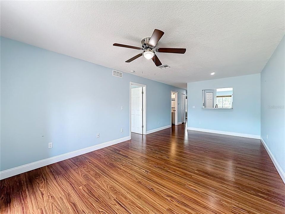 For Rent: $1,500 (2 beds, 2 baths, 874 Square Feet)