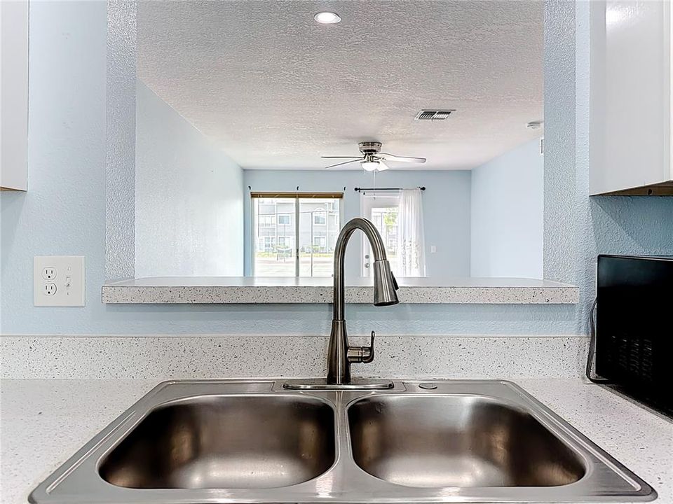 For Rent: $1,500 (2 beds, 2 baths, 874 Square Feet)