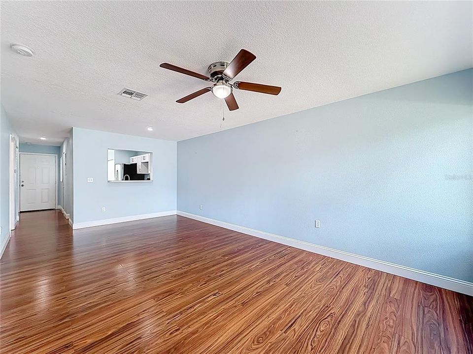 For Rent: $1,500 (2 beds, 2 baths, 874 Square Feet)