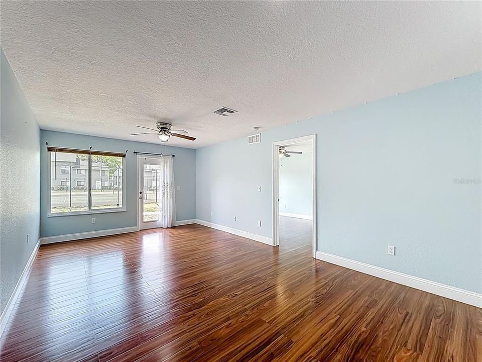 For Rent: $1,500 (2 beds, 2 baths, 874 Square Feet)