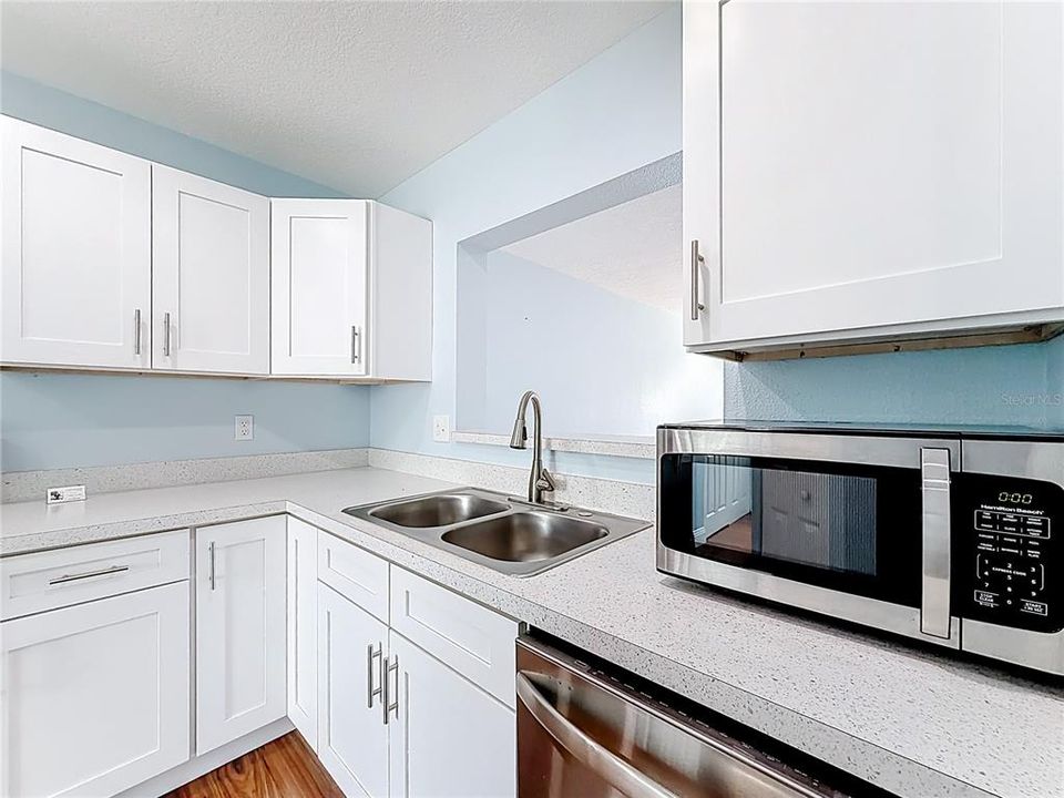 For Rent: $1,500 (2 beds, 2 baths, 874 Square Feet)