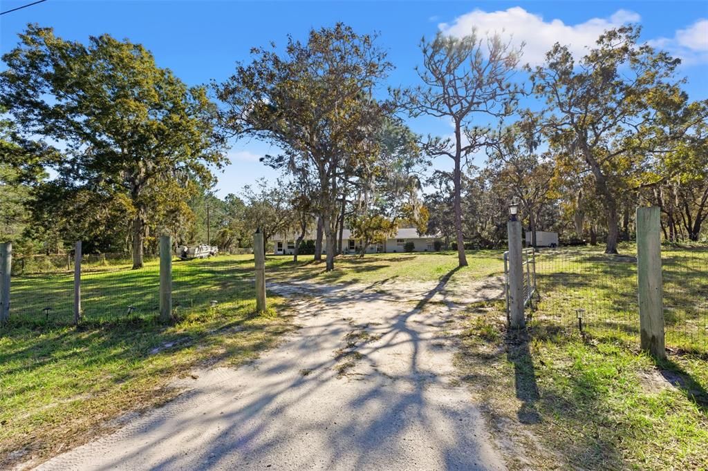En Venta: $539,900 (4 camas, 2 baños, 2736 Pies cuadrados)