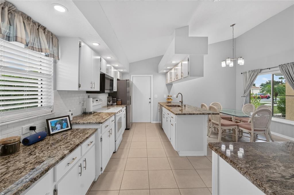 Activo con contrato: $329,900 (2 camas, 2 baños, 1634 Pies cuadrados)