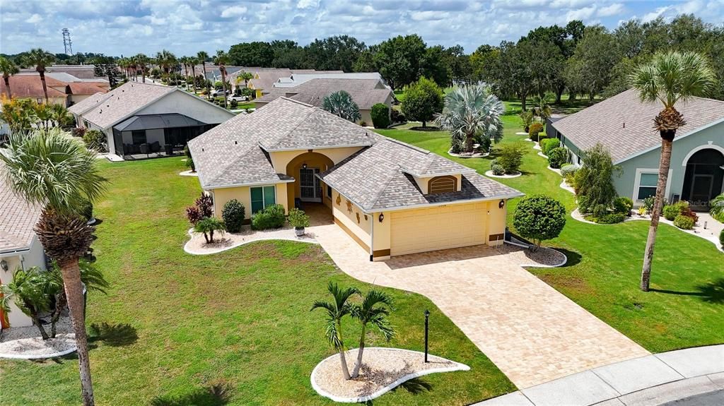 Activo con contrato: $329,900 (2 camas, 2 baños, 1634 Pies cuadrados)