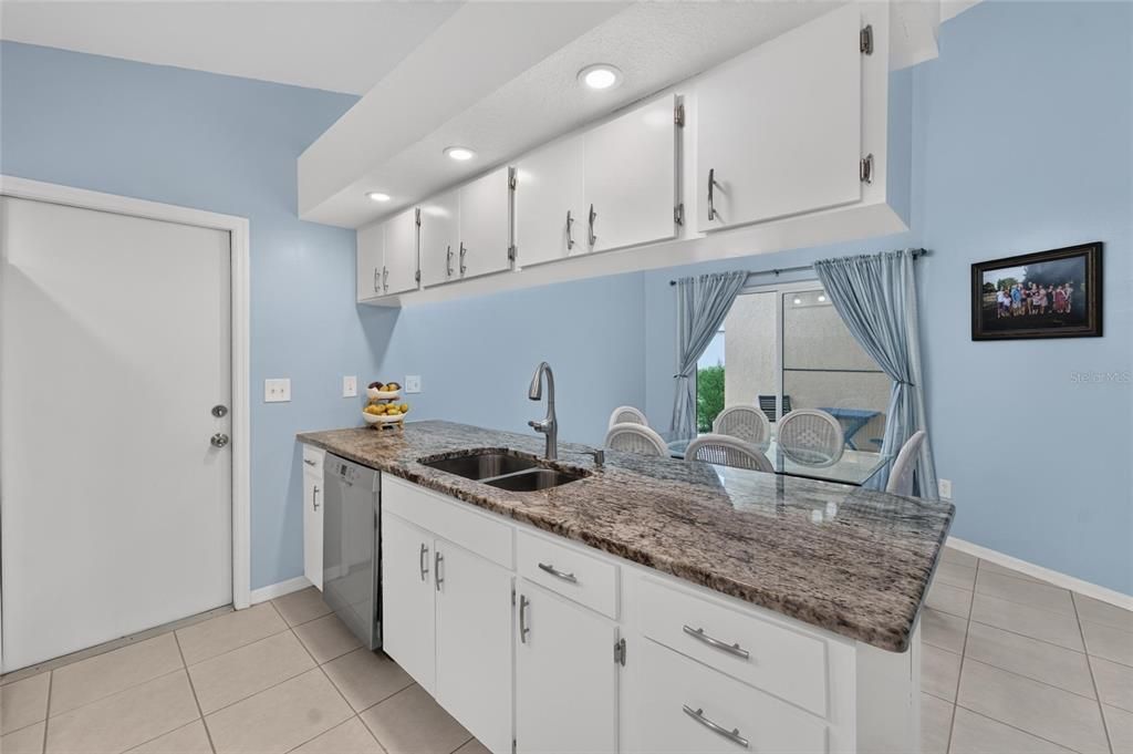 Activo con contrato: $329,900 (2 camas, 2 baños, 1634 Pies cuadrados)