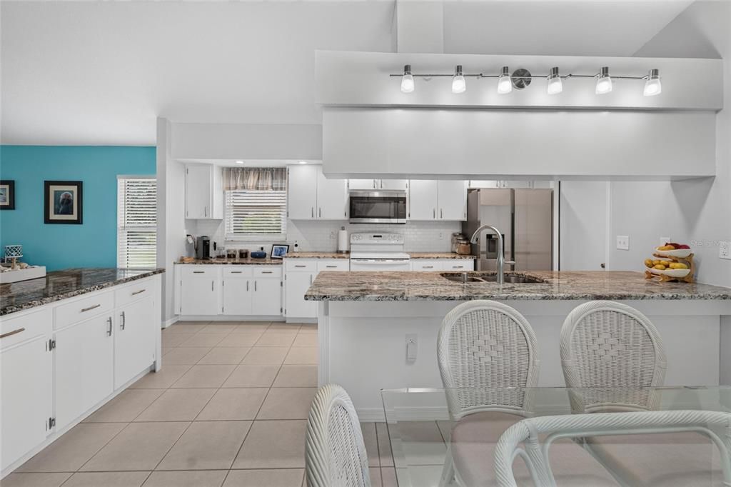 Activo con contrato: $329,900 (2 camas, 2 baños, 1634 Pies cuadrados)