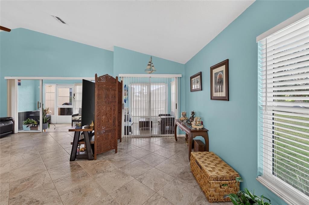 Activo con contrato: $329,900 (2 camas, 2 baños, 1634 Pies cuadrados)