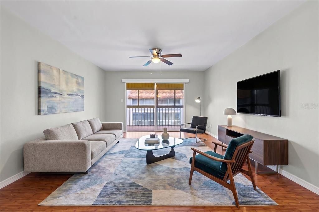 For Sale: $149,900 (2 beds, 2 baths, 903 Square Feet)