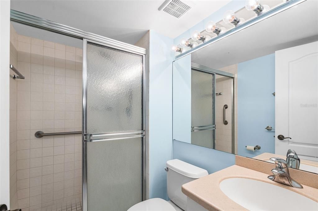 For Sale: $149,900 (2 beds, 2 baths, 903 Square Feet)