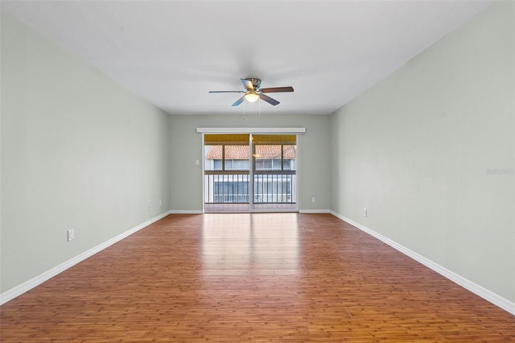 For Sale: $149,900 (2 beds, 2 baths, 903 Square Feet)
