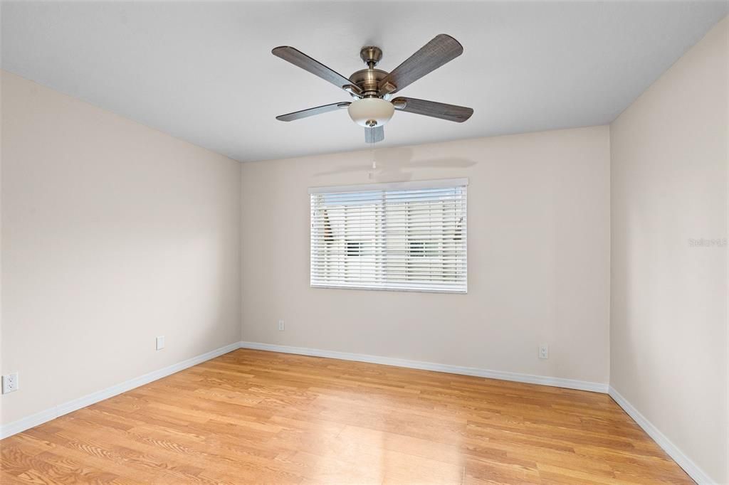 For Sale: $149,900 (2 beds, 2 baths, 903 Square Feet)