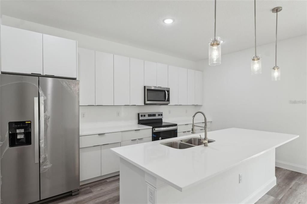 For Rent: $2,000 (4 beds, 2 baths, 1503 Square Feet)