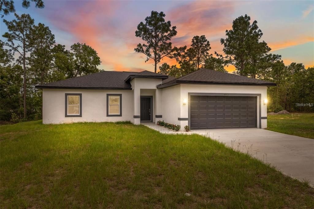For Rent: $2,000 (4 beds, 2 baths, 1503 Square Feet)