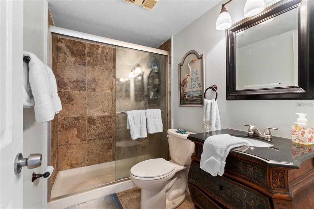 For Sale: $268,000 (1 beds, 1 baths, 693 Square Feet)