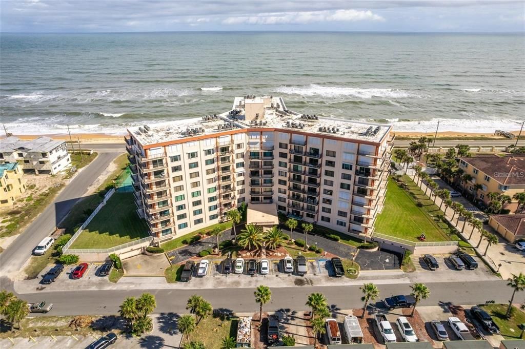For Sale: $268,000 (1 beds, 1 baths, 693 Square Feet)