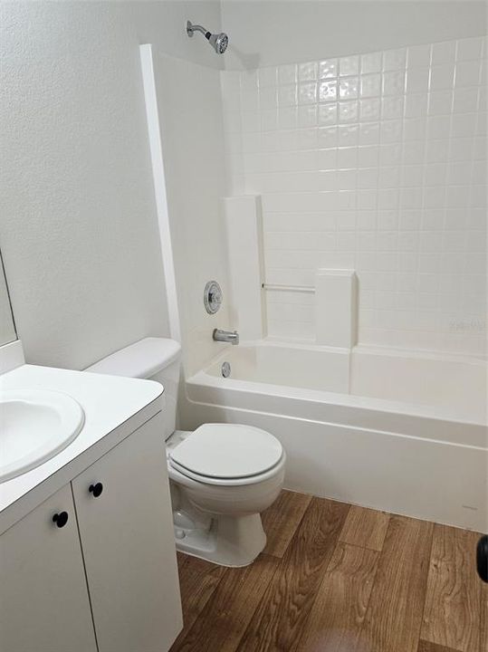 For Rent: $2,100 (3 beds, 2 baths, 2000 Square Feet)