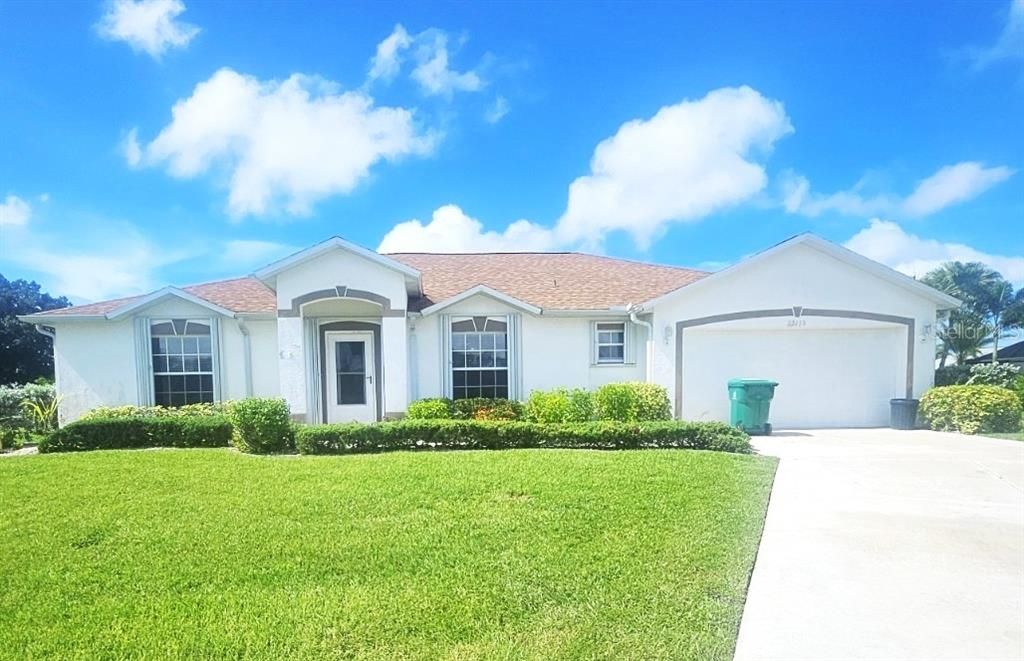 For Rent: $2,100 (3 beds, 2 baths, 2000 Square Feet)
